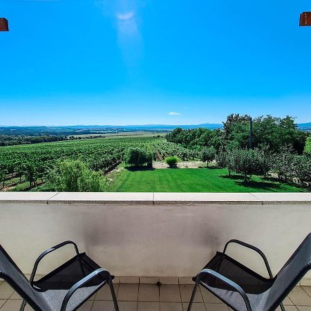 Vinox Winery Villa Vinica Bagian luar foto